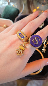 18K Dutch Georgian/Victorian Blue & White Enamel Repousse Ring