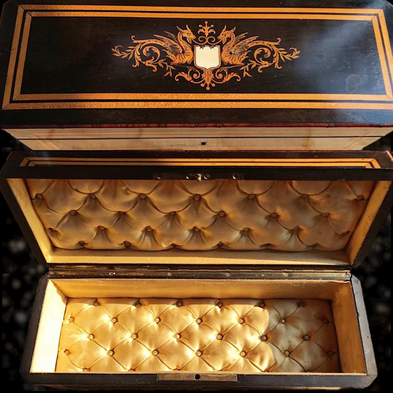 French Victorian Inlaid Dragon Tufted Silk Box (Honey Gold)