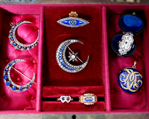 18K & Platinum American Art Deco Croton Diamond & Sapphire Watch Ring